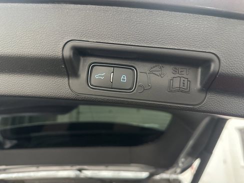 Used 2022 Ford Explorer Platinum w/ Equipment Group 601A image 39