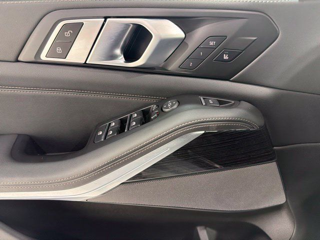 Certified 2024 BMW X5 xDrive40i w/ Executive Package AWD/4WD image 11
