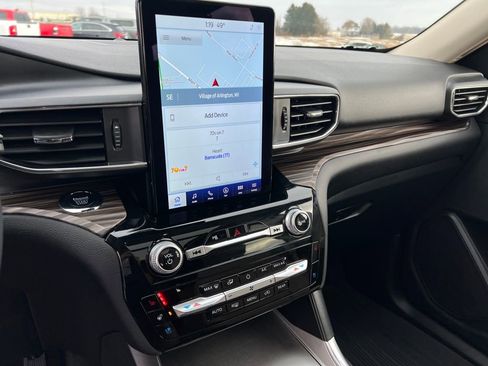 Certified 2023 Ford Explorer Limited w/ Limited Technology Package image 17