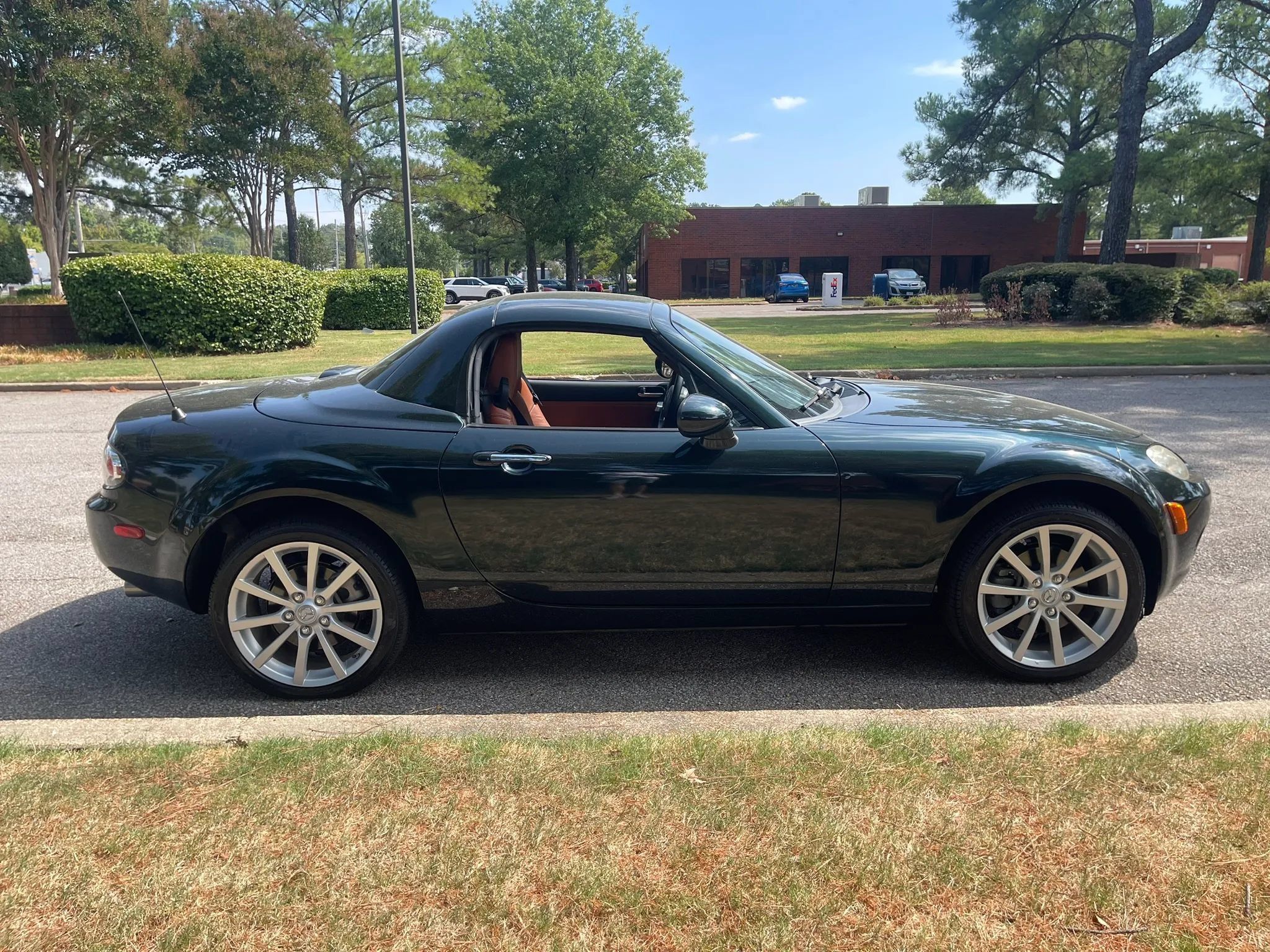 Used 2008 MAZDA MX-5 Miata Grand Touring w/ Premium Pkg RWD image 8
