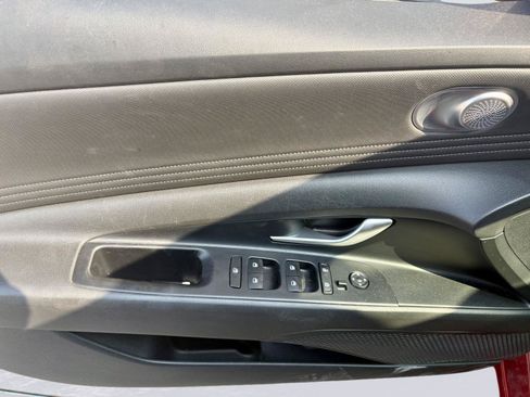 Used 2025 Hyundai Elantra SEL FWD image 15