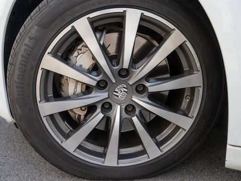 Used 2015 Porsche Panamera S RWD image 18