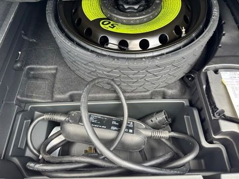 Used 2022 Audi e-tron Premium w/ Convenience Plus Package image 23