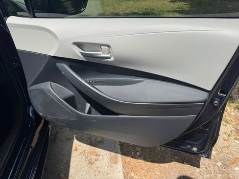 Used 2021 Toyota Corolla LE FWD image 24