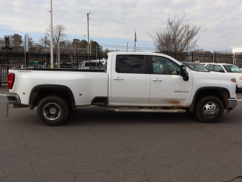 Used 2024 Chevrolet Silverado 3500 LT image 22