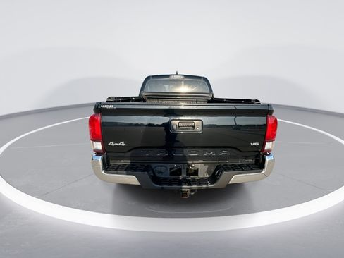 Used 2020 Toyota Tacoma SR5 AWD/4WD image 7