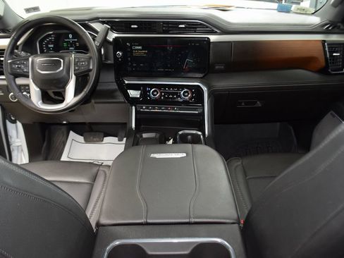 Used 2024 GMC Sierra 3500 Denali w/ Denali Reserve Package image 31