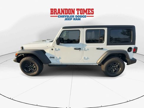 Used 2022 Jeep Wrangler Sport AWD/4WD image 6