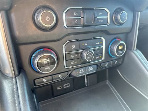 Used 2021 Chevrolet Tahoe Z71 w/ Z71 Signature Package image 21