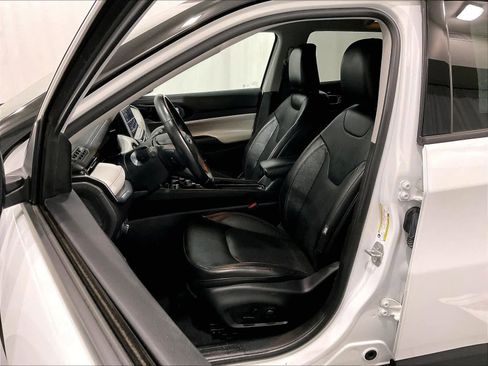 Used 2022 Jeep Compass Limited image 10