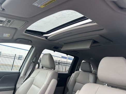 Used 2016 Honda Odyssey Touring Elite image 26