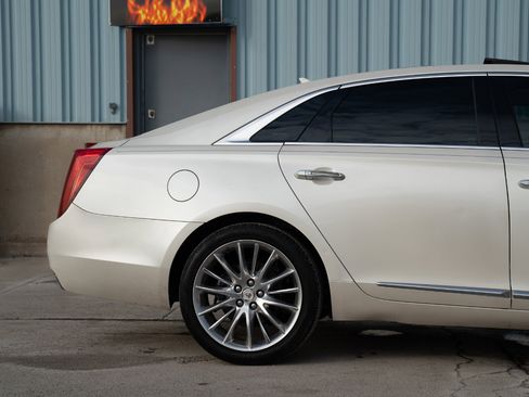 Used 2013 Cadillac XTS Platinum w/ Driver Assist Package image 12