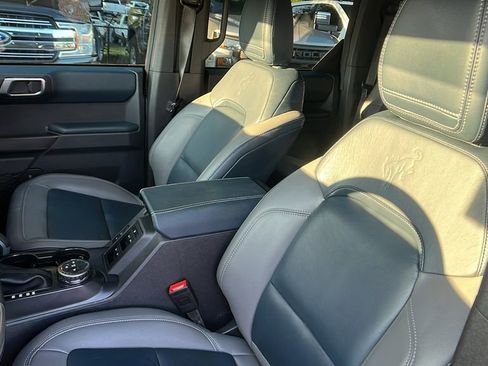 Used 2024 Ford Bronco Outer Banks image 15