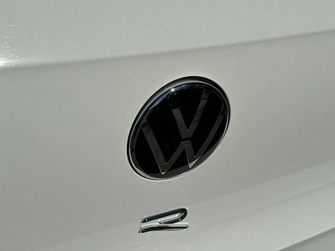 Used 2023 Volkswagen Golf R image 10