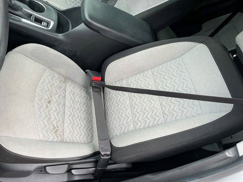 Used 2022 Chevrolet Equinox LS FWD image 18