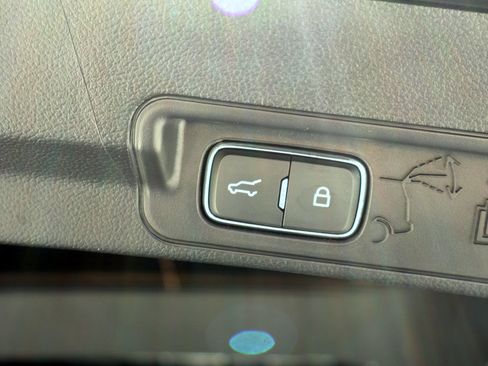 Used 2025 Ford Explorer ST-Line AWD/4WD image 17