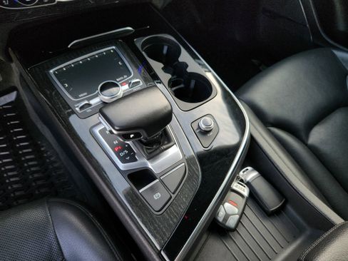 Used 2017 Audi Q7 3.0T Premium Plus image 12