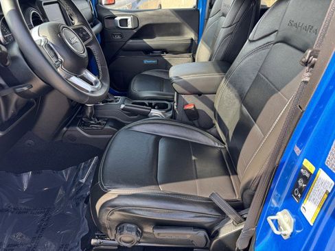 Used 2022 Jeep Wrangler Unlimited Sahara w/ Cold Weather Group image 11