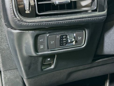 Used 2022 Lincoln Nautilus AWD w/ Premium Package image 13