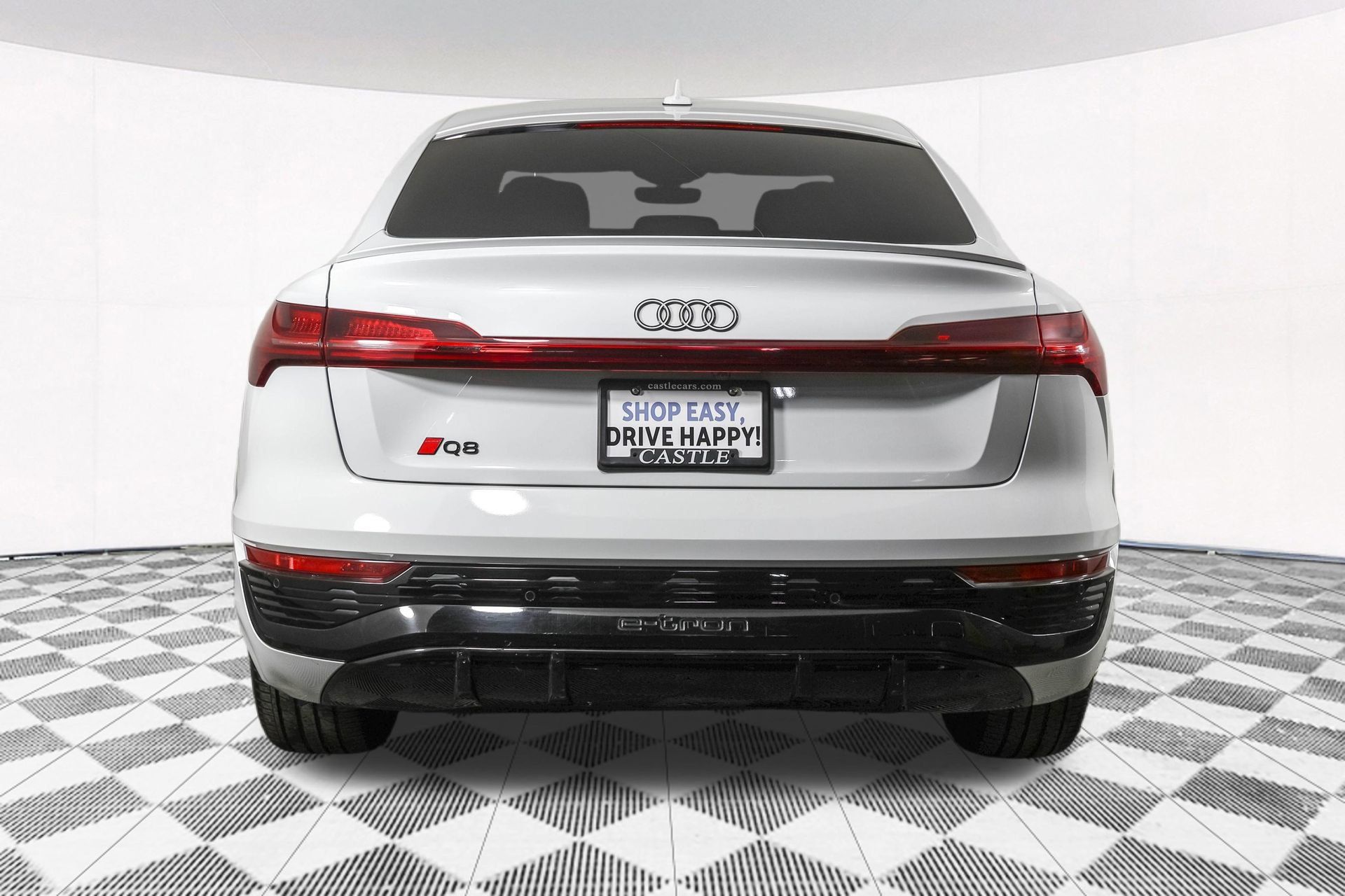 Used 2024 Audi Q8 e-tron Premium Plus w/ Premium Plus Package AWD/4WD image 16