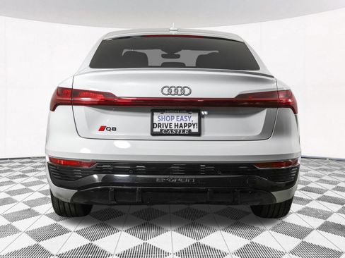 Used 2024 Audi Q8 e-tron Premium Plus w/ Premium Plus Package AWD/4WD image 16