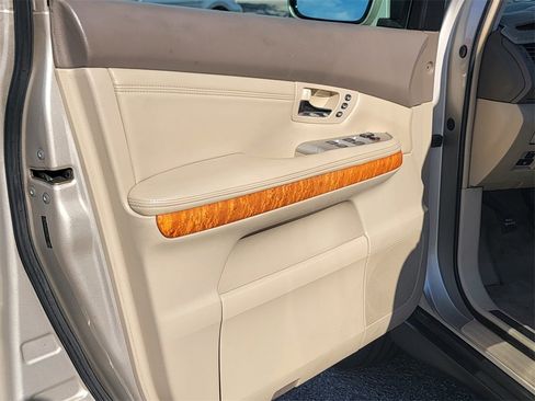 Used 2005 Lexus RX 330 image 10