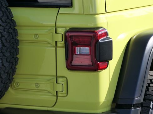 Used 2024 Jeep Wrangler Unlimited Rubicon image 5