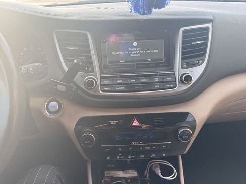 Used 2016 Hyundai Tucson Limited image 10