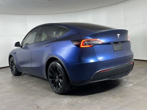 Used 2020 Tesla Model Y Long Range image 3