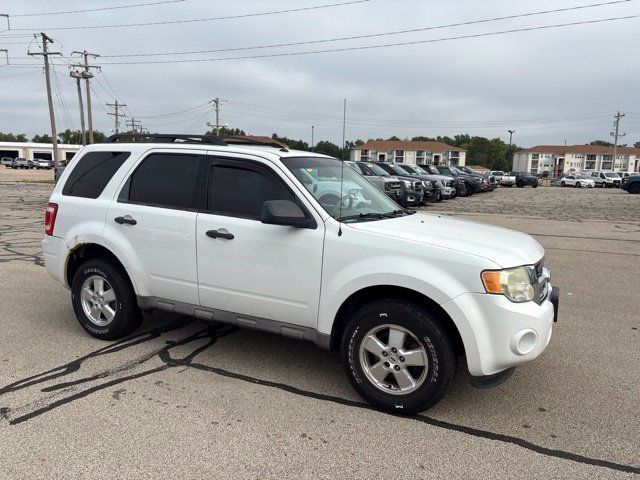 Used 2010 Ford Escape XLT FWD image 3