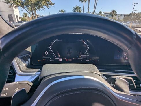 Used 2023 BMW X7 xDrive40i w/ M Sport Package image 16