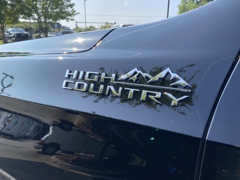 Used 2023 Chevrolet Suburban High Country w/ Premium Package RWD image 45