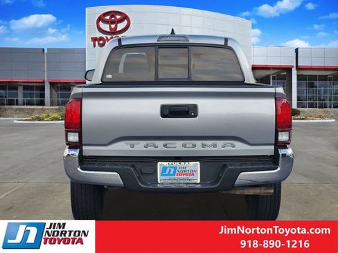 Used 2022 Toyota Tacoma SR5 RWD image 7