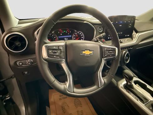 Used 2024 Chevrolet Blazer LT AWD/4WD image 12