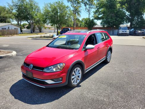 Used 2017 Volkswagen Golf Alltrack SE AWD/4WD image 11