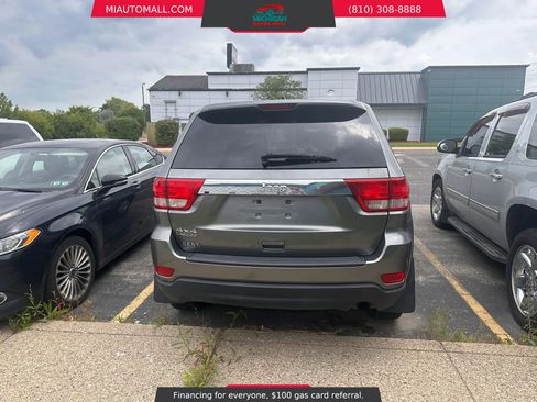 Used 2012 Jeep Grand Cherokee Laredo AWD/4WD image 5