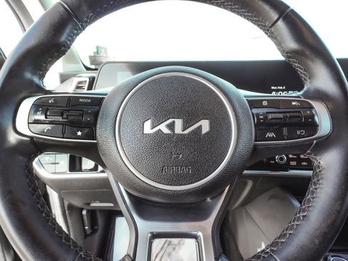 Used 2024 Kia Sportage EX image 18