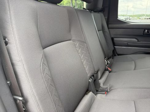 Used 2025 Toyota Tacoma SR5 AWD/4WD image 12