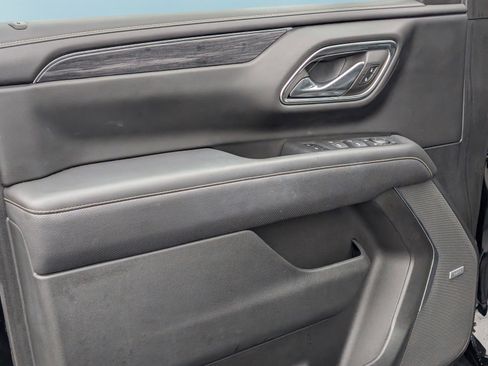 Certified 2023 GMC Yukon SLT w/ SLT Luxury Package image 16