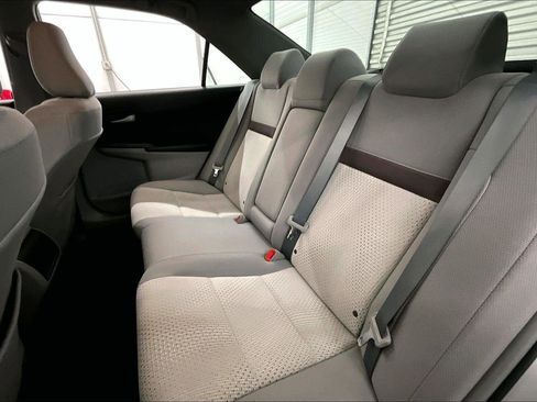 Used 2012 Toyota Camry LE image 26