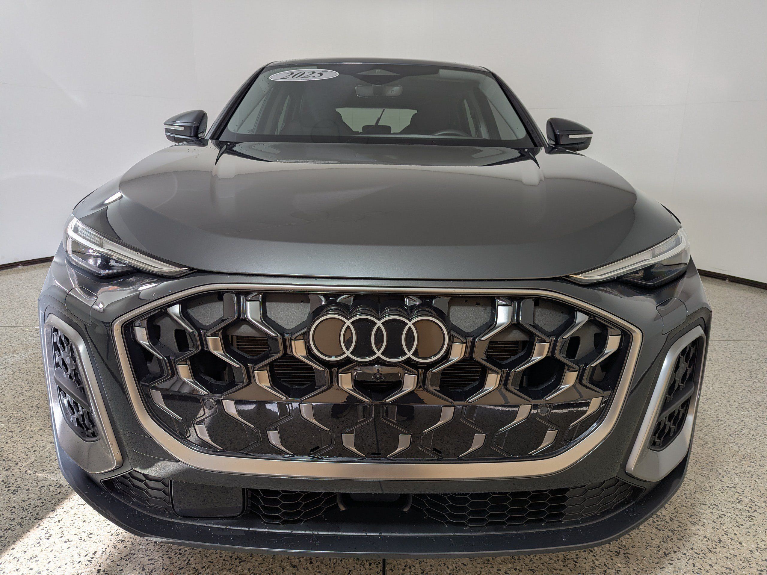 Certified 2025 Audi Q5 Premium Plus AWD/4WD image 2