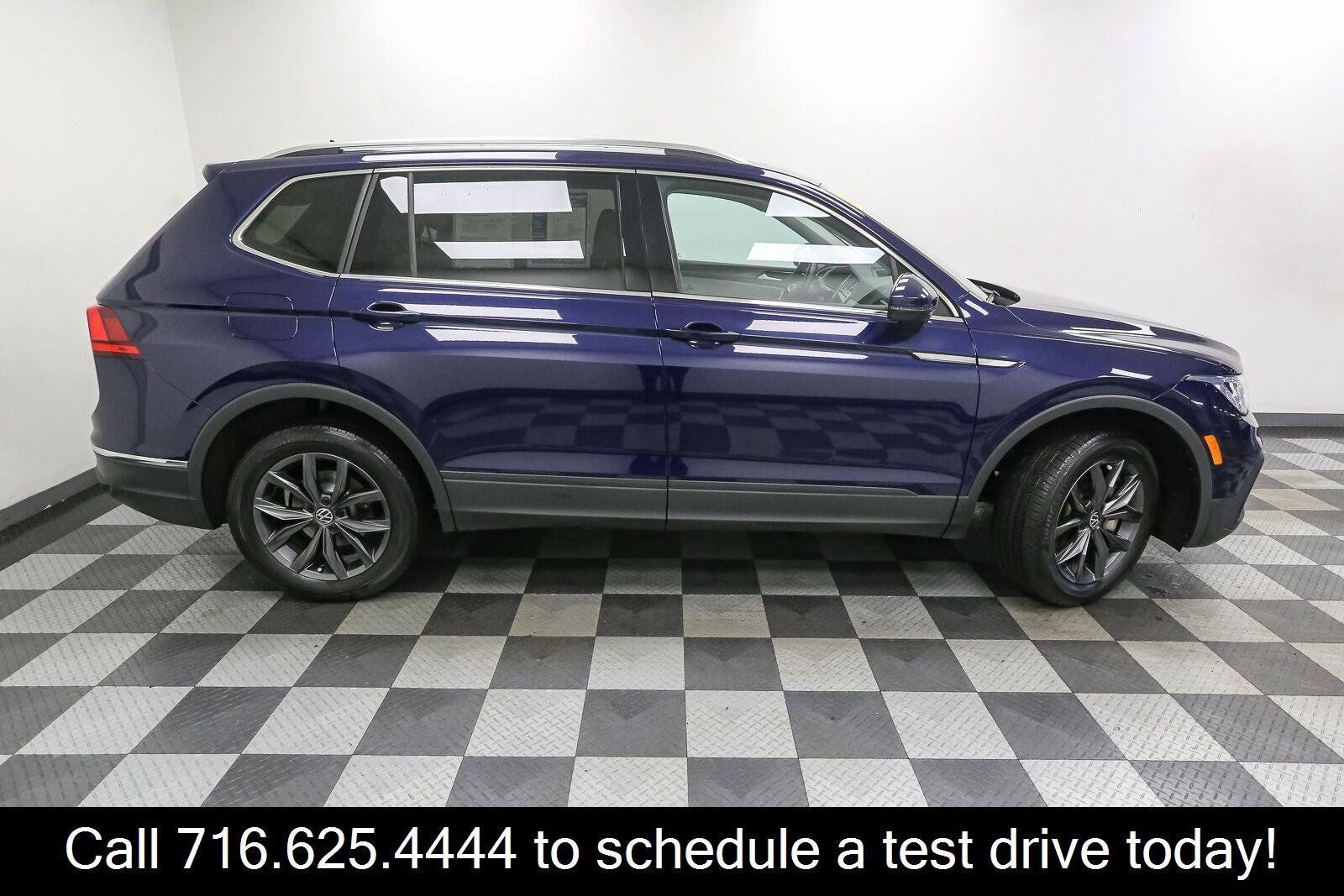 Certified 2023 Volkswagen Tiguan SE w/ Panoramic Sunroof Package FWD image 9