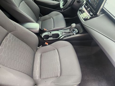 Used 2025 Toyota Corolla SE w/ SE Package image 14