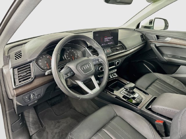 Used 2023 Audi Q5 2.0T Premium w/ Convenience Package AWD/4WD image 19