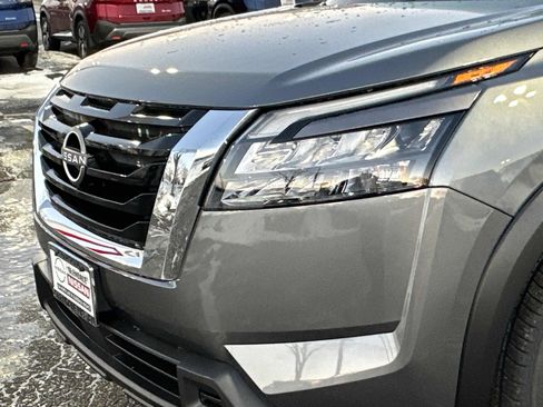 New 2025 Nissan Pathfinder SV w/ SV Premium Package image 8