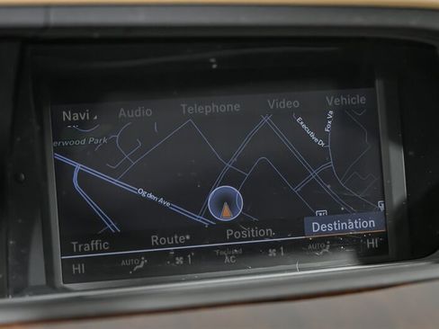 Used 2010 Mercedes-Benz S 550 4MATIC image 31