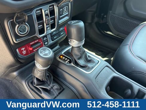 Used 2025 Jeep Gladiator Rubicon AWD/4WD image 15