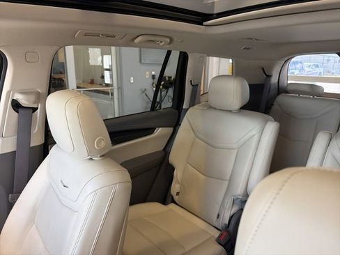 Used 2024 Cadillac XT6 Premium Luxury w/ LPO, Floor Liner Package AWD/4WD image 17