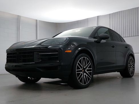 Used 2025 Porsche Cayenne Coupe w/ Premium Package Plus image 1