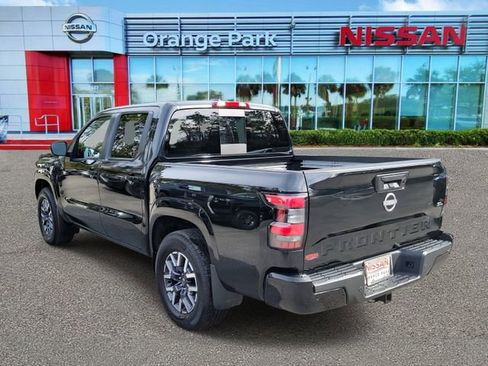 Used 2024 Nissan Frontier SL w/ Technology Package image 3